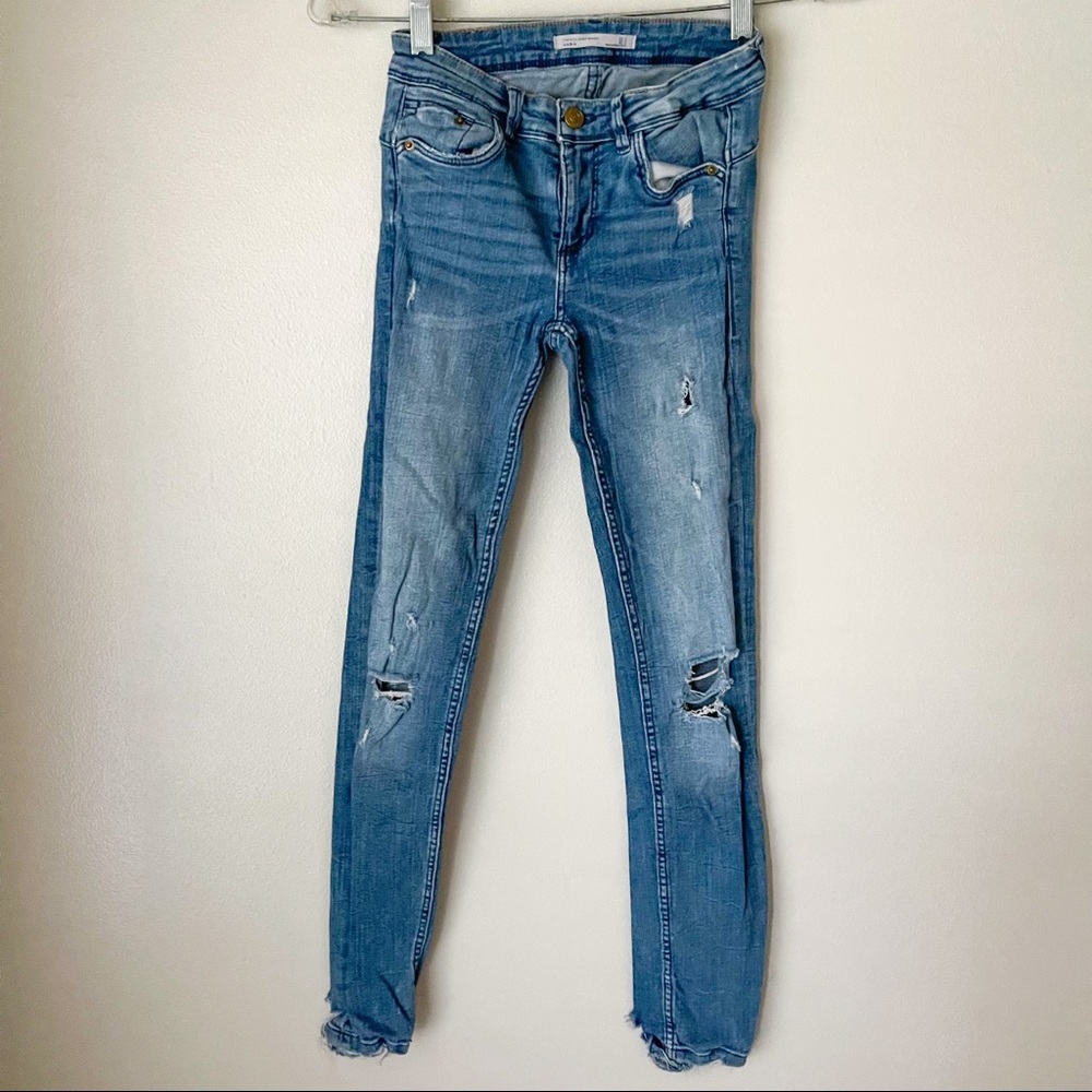 Zara Distressed Blue Jeans Size 2